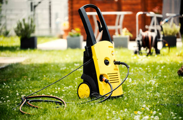 Best Pool Deck Cleaning  in Norway, MI